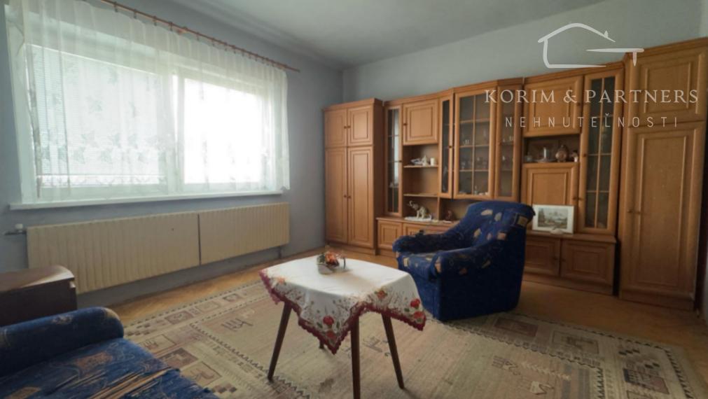 Rodinný dom s veľkým pozemkom a 2. bytovou jednotkou – Iža