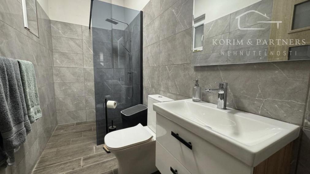 Rodinný dom s podkrovím v Koppánymonostor – pokojné bývanie s dobrou dostupnosťou do Komárna