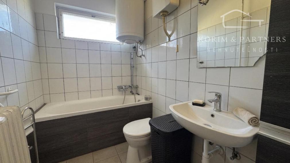 Rodinný dom s podkrovím v Koppánymonostor – pokojné bývanie s dobrou dostupnosťou do Komárna