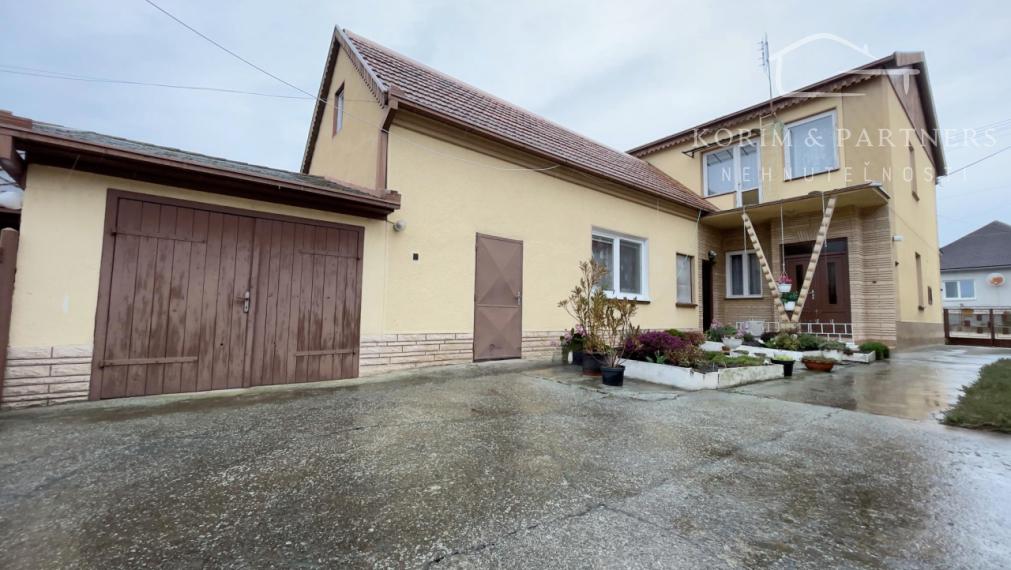 Dvojgeneračný dom s 2 bytmi a veľkým pozemkom, Marcelová