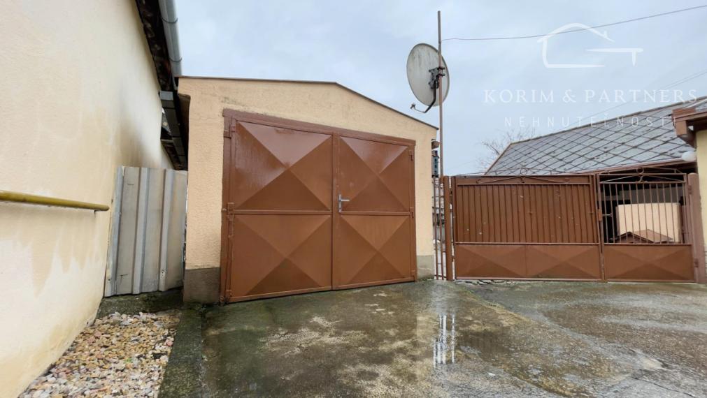 Dvojgeneračný dom s 2 bytmi a veľkým pozemkom, Marcelová