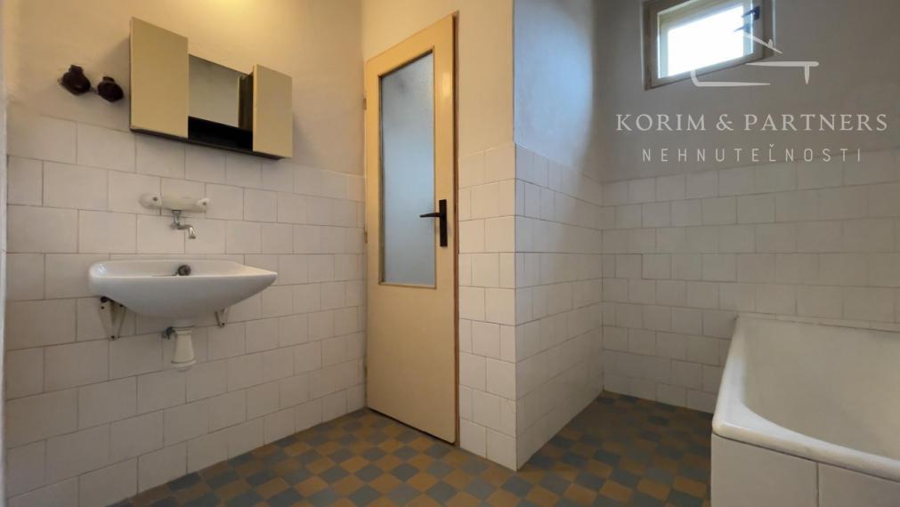 Dvojgeneračný dom s 2 bytmi a veľkým pozemkom, Marcelová