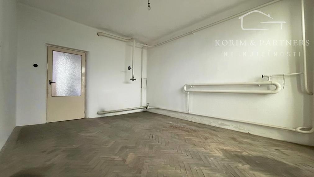 Dvojgeneračný dom s 2 bytmi a veľkým pozemkom, Marcelová