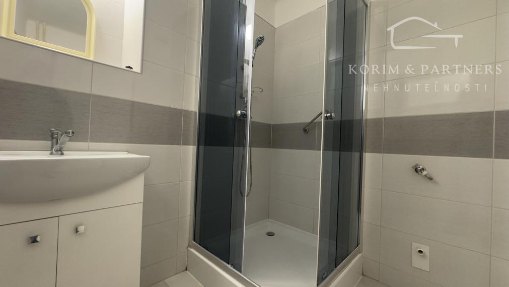 NA PRENÁJOM – 2-izbový byt / vhodný pre 2 dospelé osoby