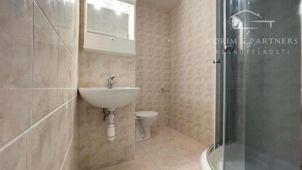 1-izbový byt, ktorý dáva zmysel na bývanie aj investíciu, Komárno