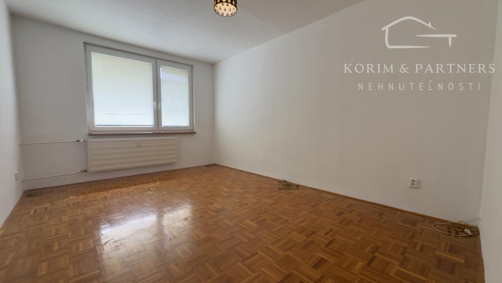 Príjemne veľký a tichý 4-izbový byt na VII. sidlisku v Komárne