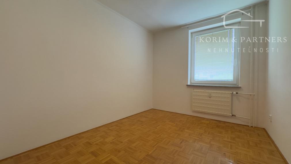 Príjemne veľký a tichý 4-izbový byt na VII. sidlisku v Komárne