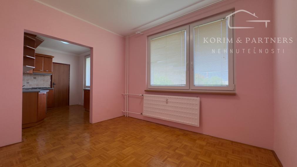 Príjemne veľký a tichý 4-izbový byt na VII. sidlisku v Komárne