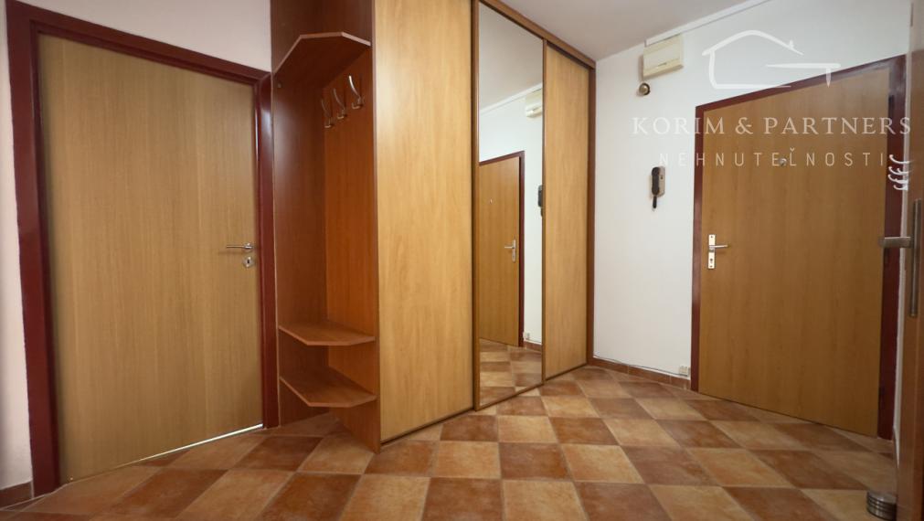 Príjemne veľký a tichý 4-izbový byt na VII. sidlisku v Komárne