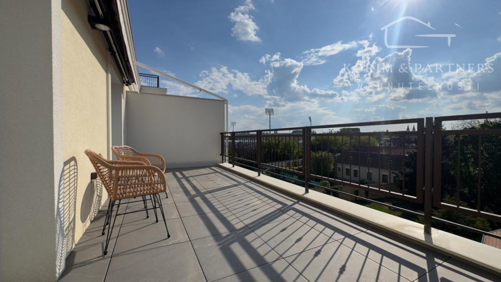 Jednoizbový moderný apartmán s veľkou terasou, Komárno