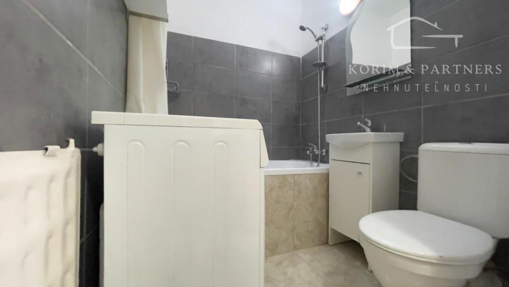 1-izbový byt v Bauringu na prenájom, 28 m², Komárno