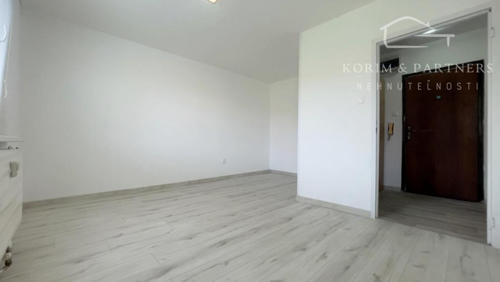 1-izbový byt v Bauringu na prenájom, 28 m², Komárno