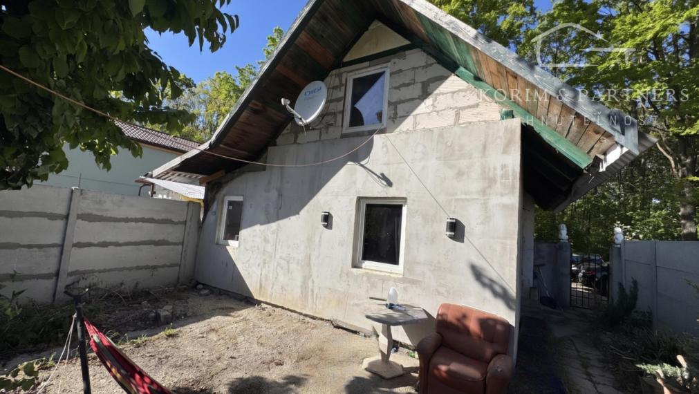 Chata s pozemkom cca 300 m² – možnosť dokončenia podľa seba