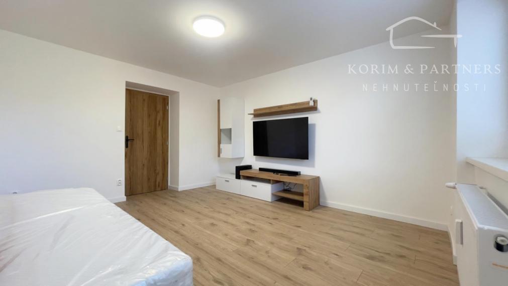Útulný a zrekonštruovaný 1-izbový byt 40 m², Komárno
