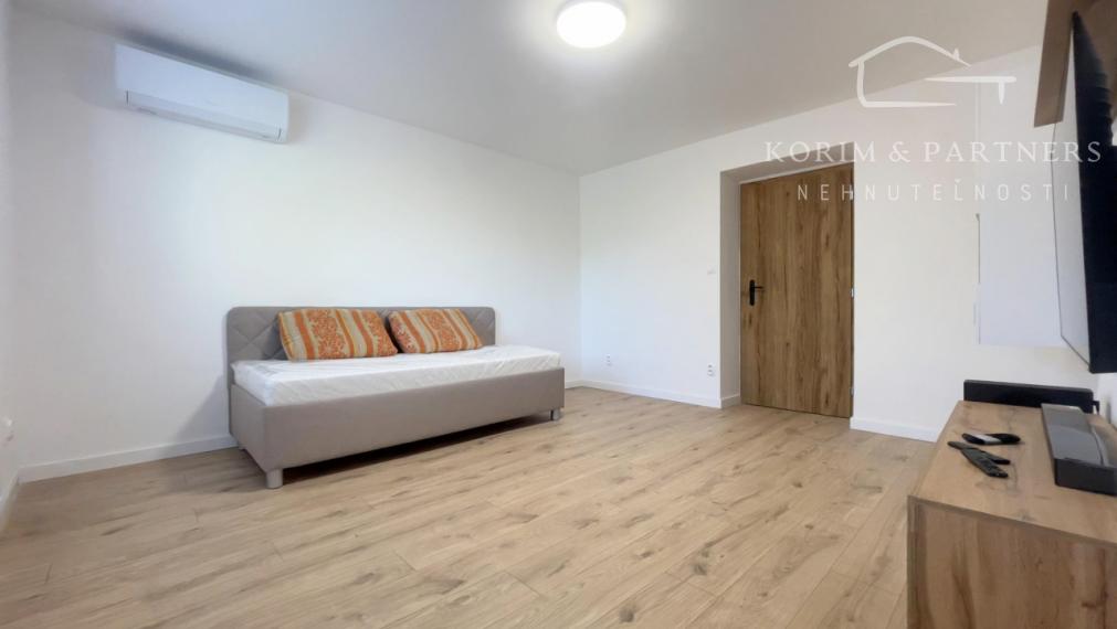 Útulný a zrekonštruovaný 1-izbový byt 40 m², Komárno