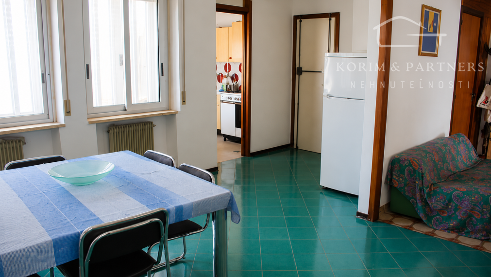 120 m² pri mori s terasou 35 m². Priestor, ktorý si dnes za túto cenu hľadá náhradu len ťažko.