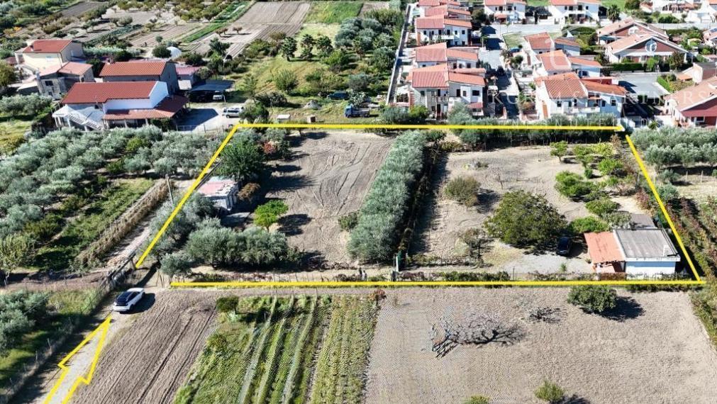 Pozemok s rodinným domom v Scalei - vstupenka do investovania v Taliansku
