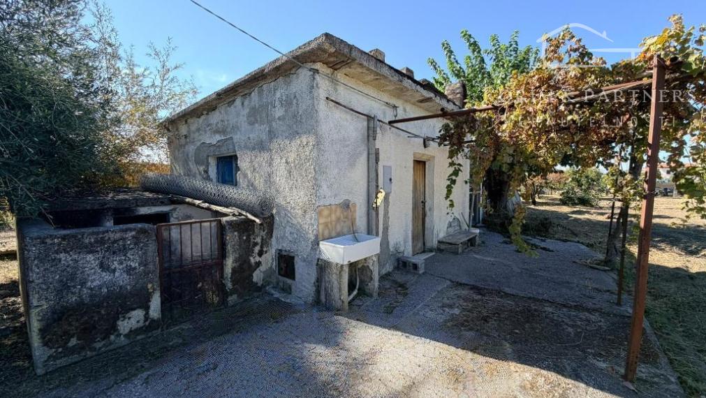 Pozemok s rodinným domom v Scalei - vstupenka do investovania v Taliansku