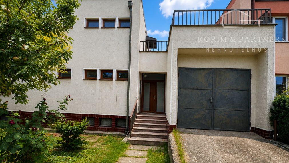 Rodinný dom vo vyhľadávanej lokalite s 5 izbami, garážou a kompletným podpivničením