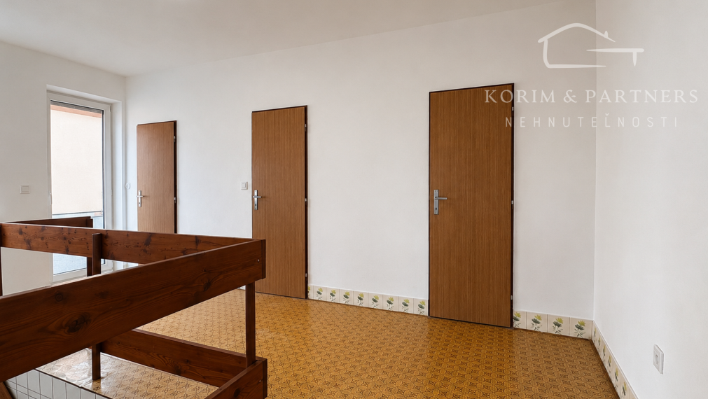 Rodinný dom vo vyhľadávanej lokalite s 5 izbami, garážou a kompletným podpivničením