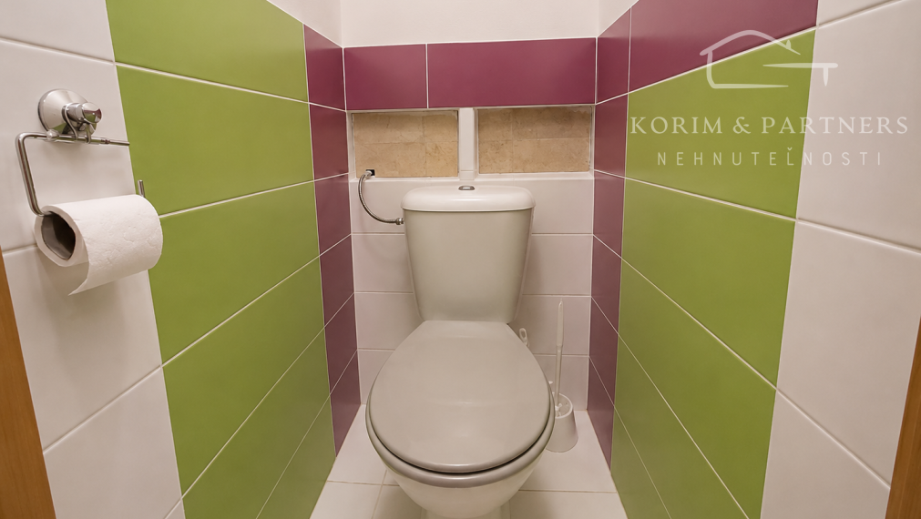 Predaj 2-izbového tehlového bytu s balkónom, Komárno