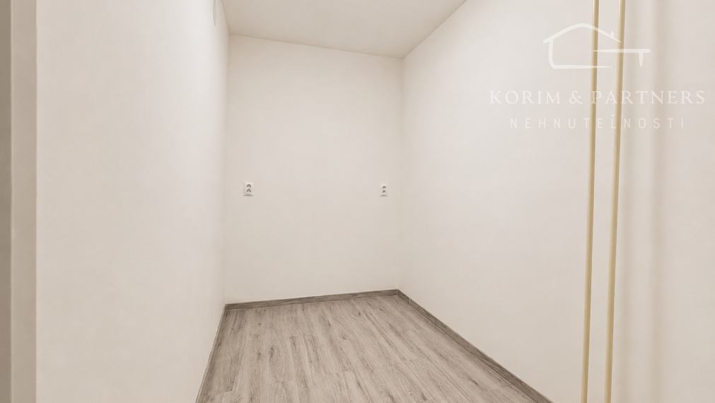 1-izbový byt s vlastnou spálňou,  Komárno