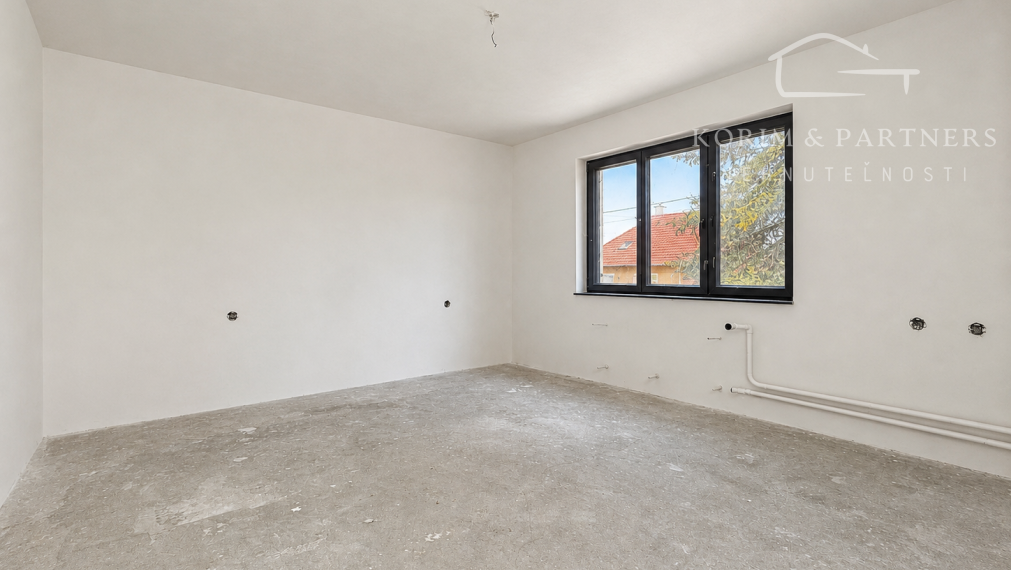 Veľký rodinný dom s garážou, prístavbami a pozemkom 783 m² | Hurbanovo