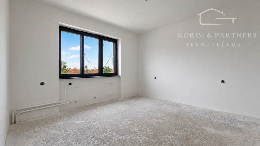 Veľký rodinný dom s garážou, prístavbami a pozemkom 783 m² | Hurbanovo