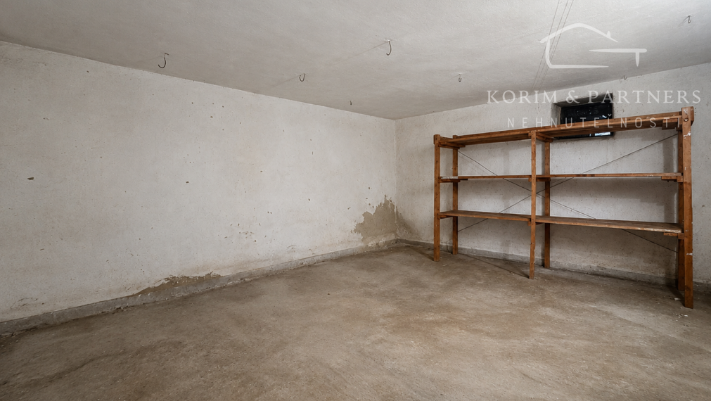 Veľký rodinný dom s garážou, prístavbami a pozemkom 783 m² | Hurbanovo