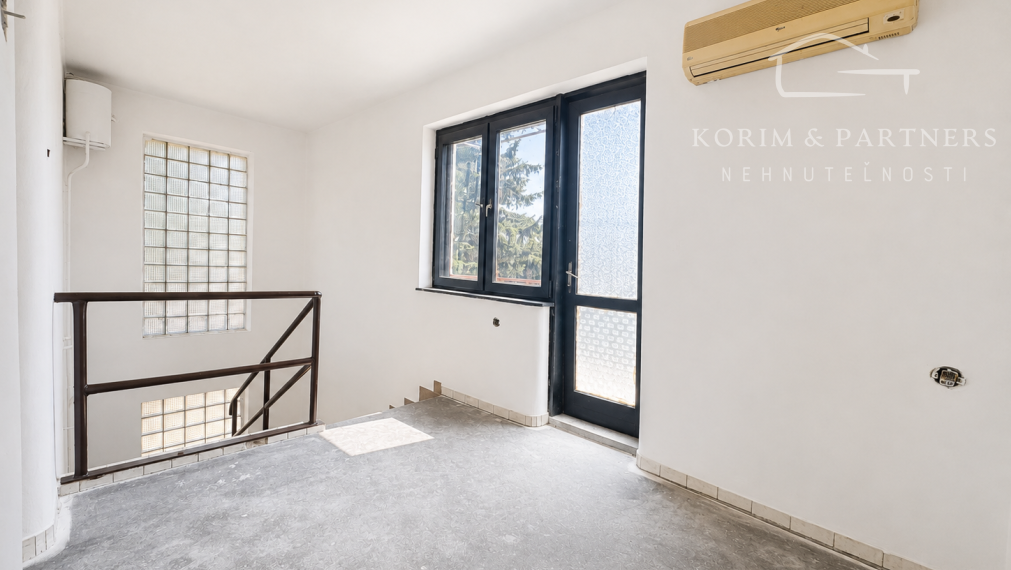 Veľký rodinný dom s garážou, prístavbami a pozemkom 783 m² | Hurbanovo