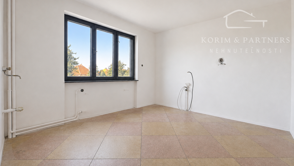 Veľký rodinný dom s garážou, prístavbami a pozemkom 783 m² | Hurbanovo