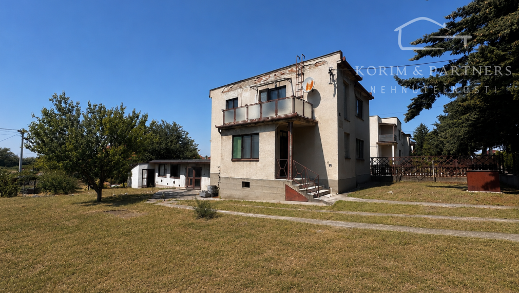 Veľký rodinný dom s garážou, prístavbami a pozemkom 783 m² | Hurbanovo