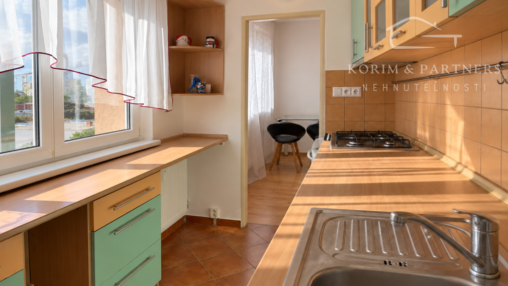 Na prenájom 2-izbový byt v Komárne – Košická ulica, 55 m² s balkónom