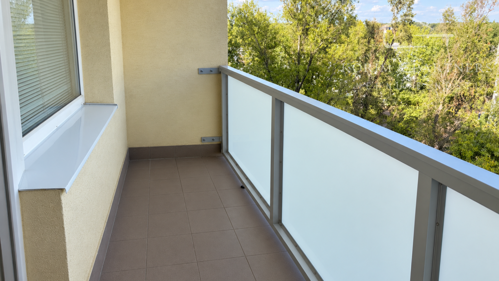 Na prenájom 2-izbový byt v Komárne – Košická ulica, 55 m² s balkónom