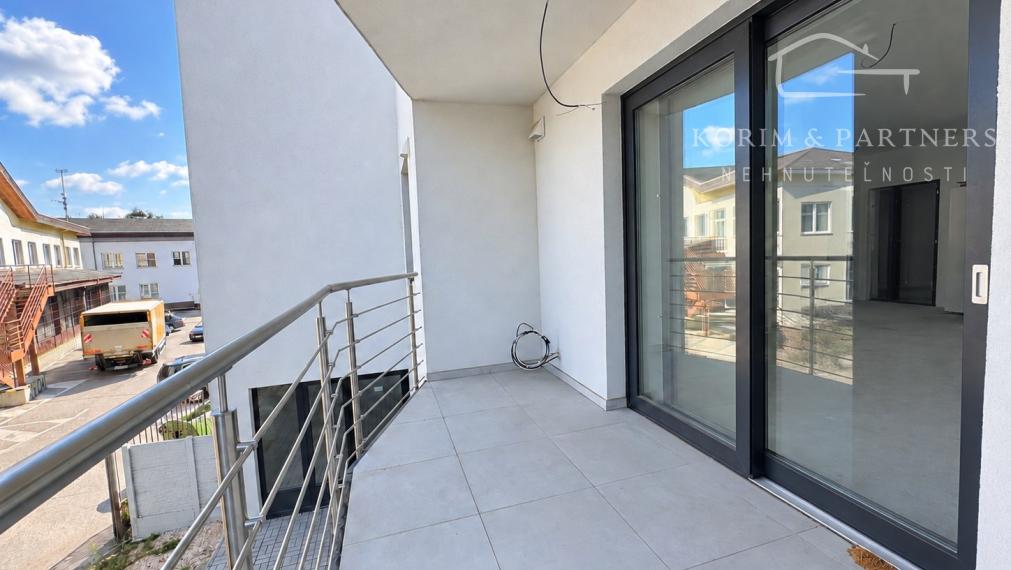 3-izbový byt s lodžiou, 1. poschodie – White Square Komárno