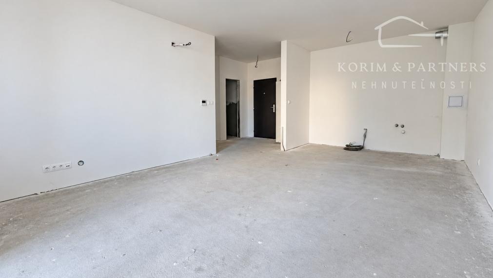 3-izbový byt s lodžiou, 2. poschodie – White Square Komárno