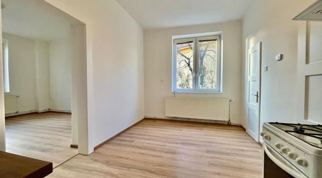 Tradičný meštiansky 1 izbový byt na prenájom v Nových Zámkoch