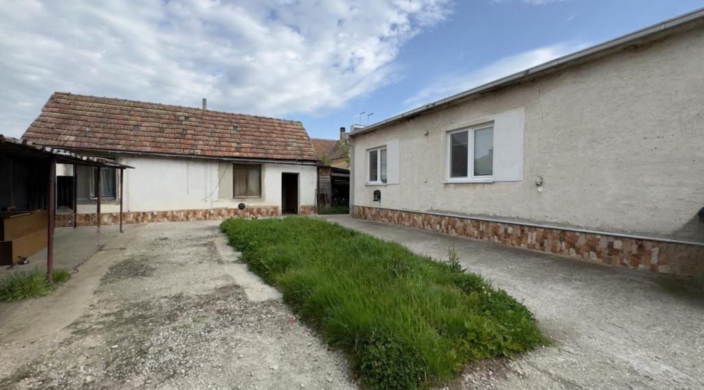 Rodinný dom s hosťovským domom, Tvrdošovce