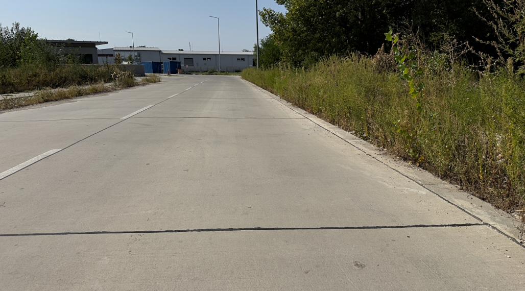 INVESTORI POZOR !!! LUKRATÍVNY INVESTIČNÝ POZEMOK !!!