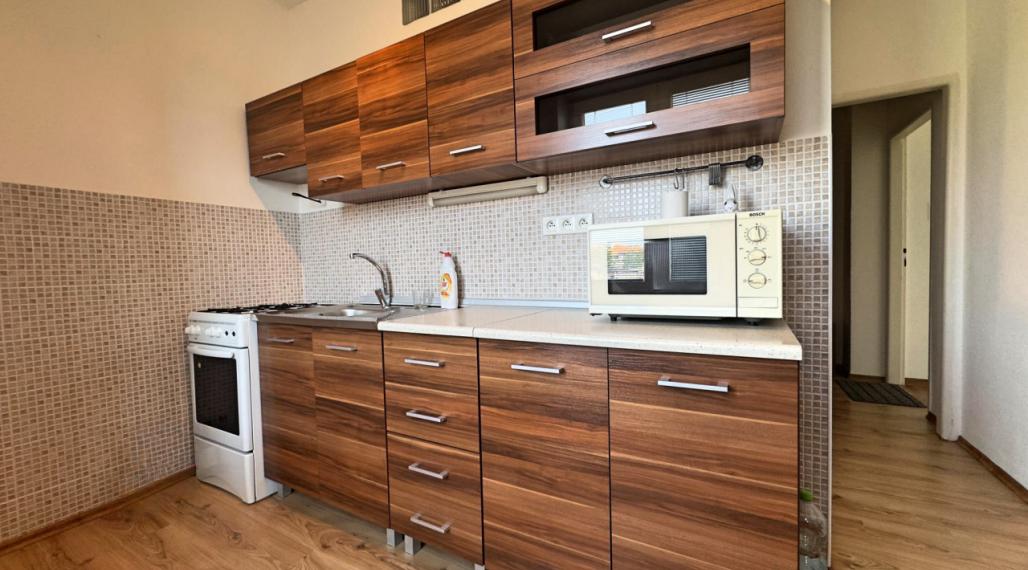 2 izbový byt na prenájom Železničná Komárno