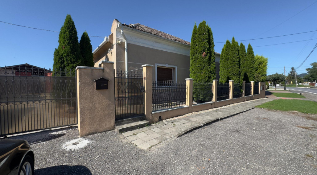 Jedinečný dom na extra veľkom pozemku Kolárovo