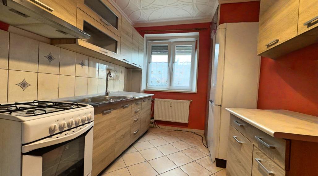 Tehlový 2 izbový čiastočne zrekonštruovaný byt, Komárno