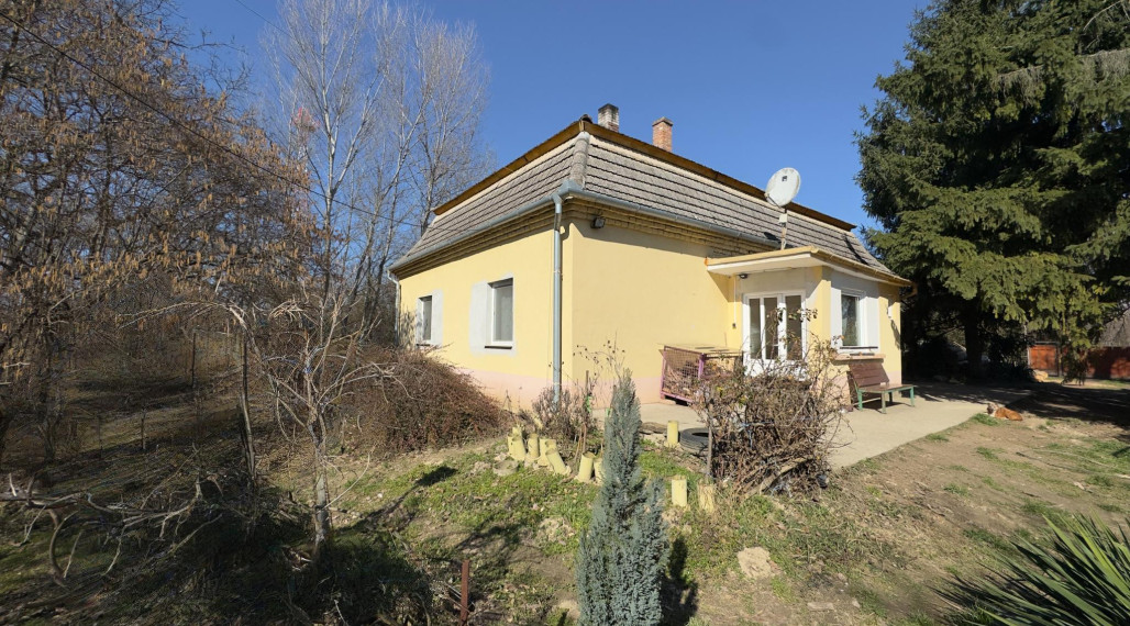 Dom s vlastným jazerom a viac ako hektárom pozemku – Malý Ostrov