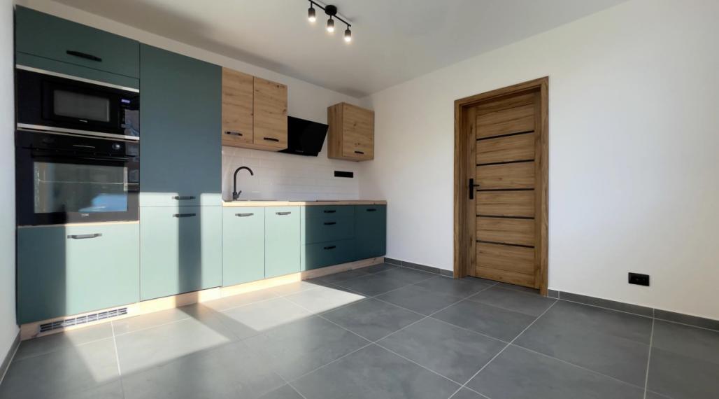 Priestranný 3-izbový byt po rekonštrukcii s klímou, Komárno