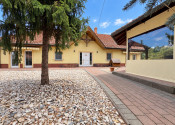 Dom s bazénom a domčekom pre hostí, Nová Stráž - fotografia 2