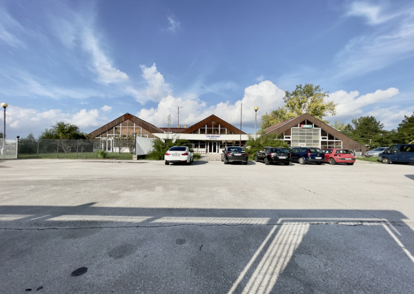 Komerčný objekt v Zlatnej na Ostrove, predaj