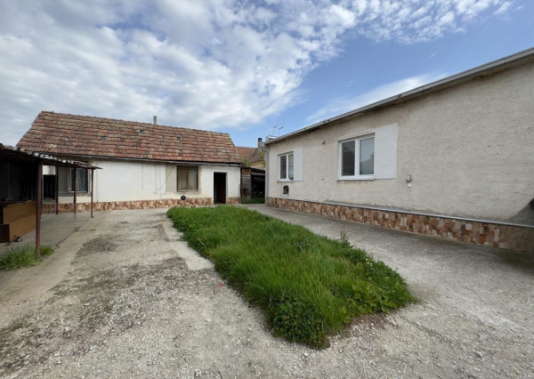 Rodinný dom s hosťovským domom, Tvrdošovce