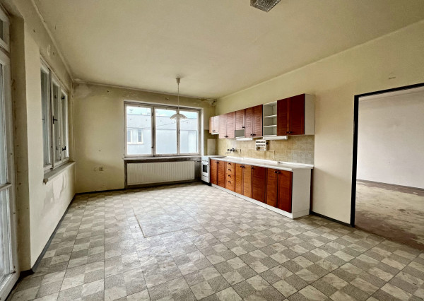 Poschodový rodinný dom na predaj, Bene, Komárno