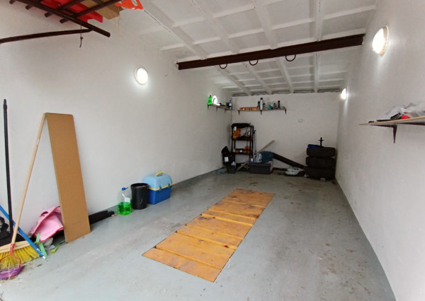 Garáž s montážnou jamou na predaj, ul. Odborárov, Komárno