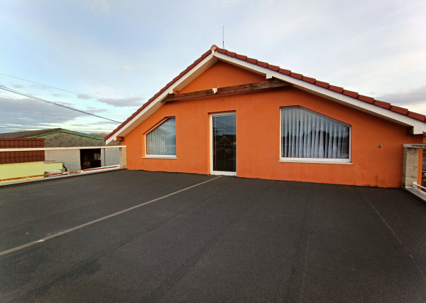 Polyfunkčný dom so strategickou polohou na predaj, Kolárovo